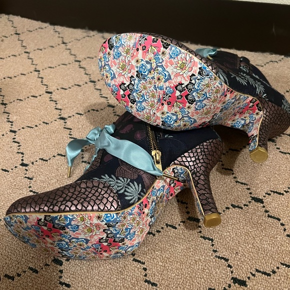 Irregular Choice black, purple and teal koi fish pattern booties - Picture 3 of 5